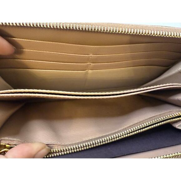 Prada Beige Saffiano Leather Bow Zip Around Wallet- Vintage CLEAN - Picture 10 of 11